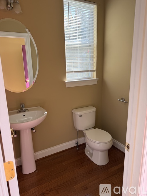 23 Bishop Pine Rd 3 Beds Townhouse for Rent - Photo gallery 3