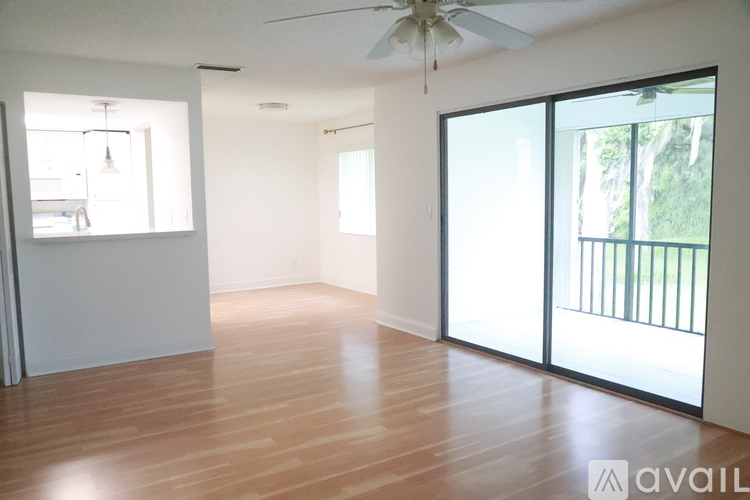 306 Palm Coast Pkwy NE 2 Beds Apartment for Rent - Photo gallery 4