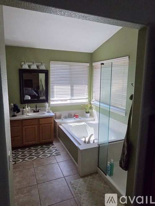 390 Simmons Street 4 Beds Single Family Home for Rent - Photo gallery 5