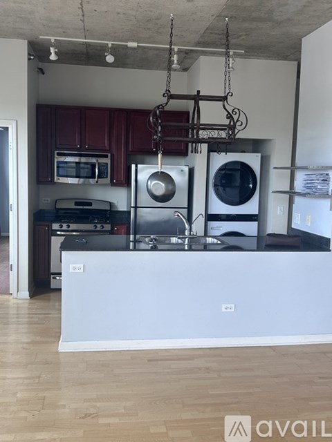 1122 West Catalpa Avenue 2 Beds Apartment for Rent