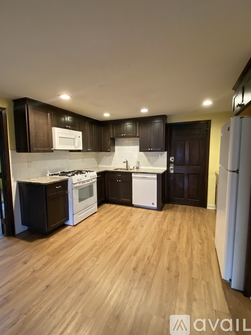 7 Grandview Rd 3 Beds Single Family Home for Rent - Photo gallery 1