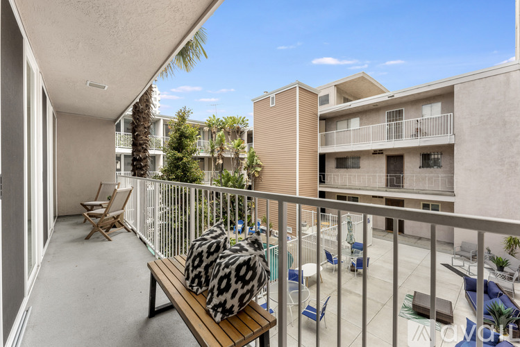 1425 Lakeside Drive 2 Beds Single Family Home for Rent - Photo gallery 3