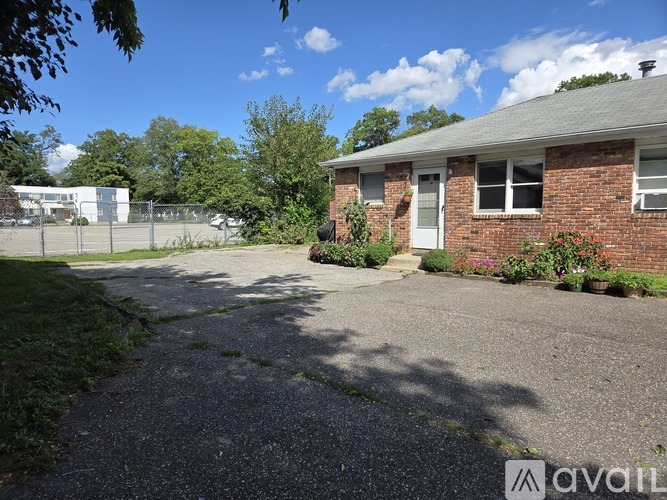 132 Merrick Road 1 Apartment for Rent - Photo gallery 2