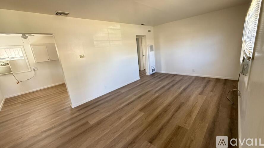 5529 Welland Avenue 2 Beds Single Family Home for Rent - Photo gallery 4
