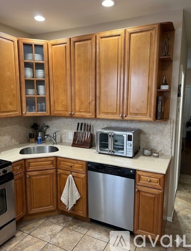 95-22 104th Street 3 Beds Apartment for Rent - Photo gallery 2