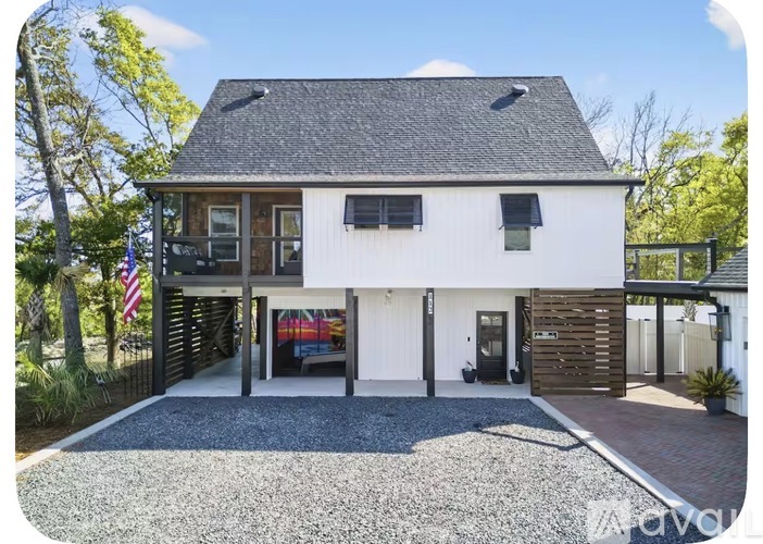 112 SE 23rd St 6 Beds Single Family Home for Rent - Photo gallery 2