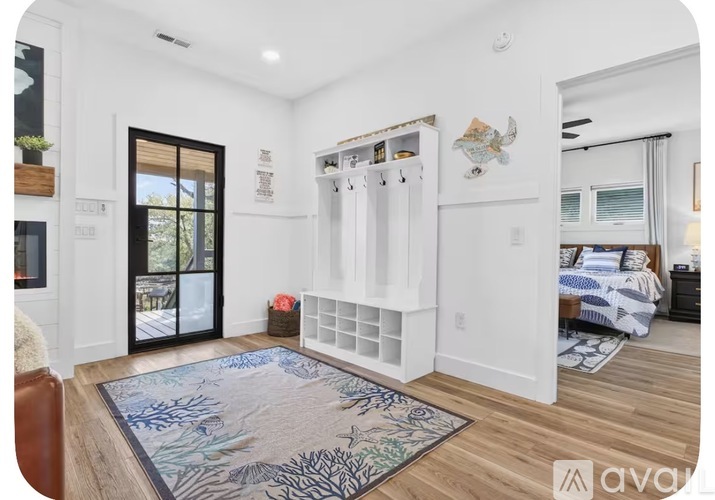112 SE 23rd St 6 Beds Single Family Home for Rent - Photo gallery 3