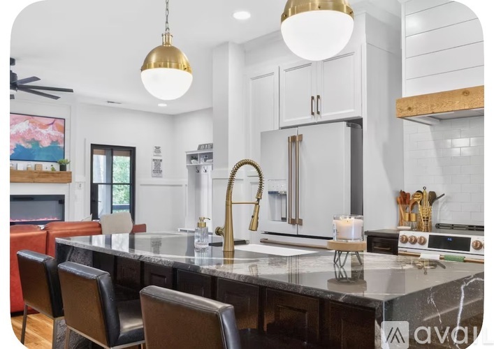 112 SE 23rd St 6 Beds Single Family Home for Rent - Photo gallery 4