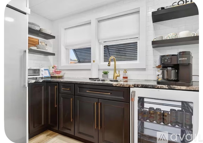 112 SE 23rd St 6 Beds Single Family Home for Rent - Photo gallery 5