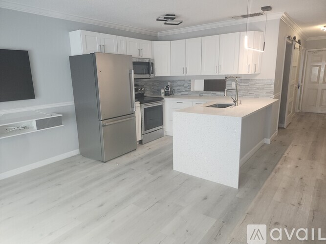 322 North Federal Highway Studio Condo for Rent - Photo gallery 3