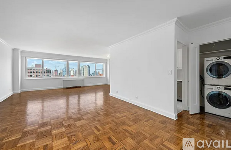 210 E 68th St 2 Beds Apartment for Rent - Photo gallery 5