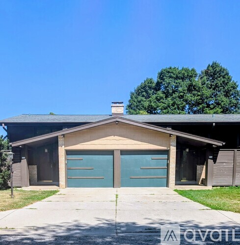 954 N 124th St 2 Beds Townhouse for Rent - Photo gallery 1