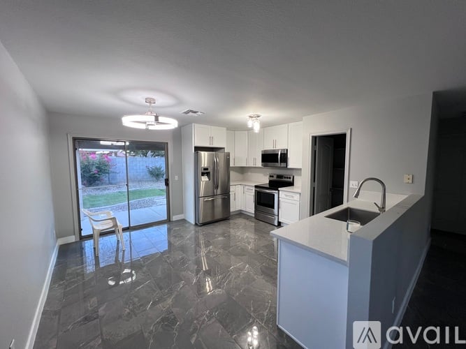 15784 West Crocus Drive 3 Beds Single Family Home for Rent - Photo gallery 2
