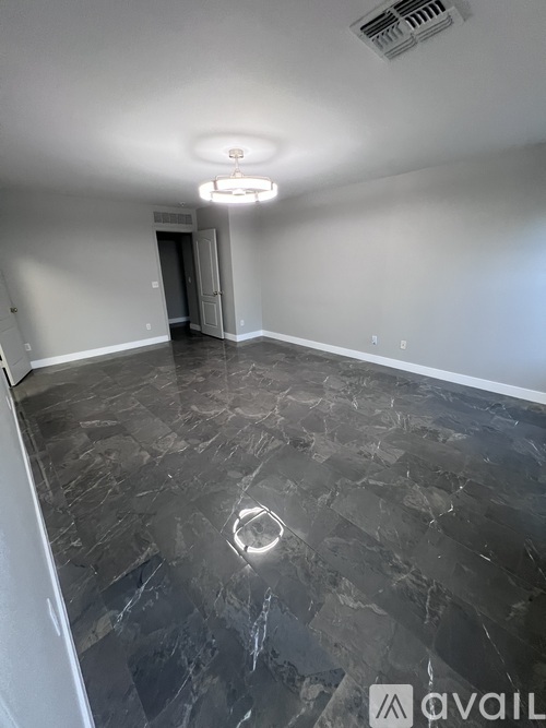 15784 West Crocus Drive 3 Beds Single Family Home for Rent - Photo gallery 4