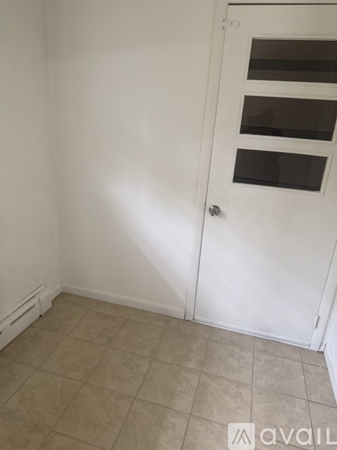 22 Wilson Avenue 3 Beds Apartment for Rent