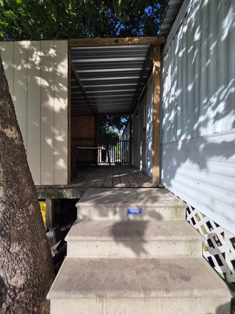 1014 E Calhoun St TRLR 2 3 Beds Apartment for Rent