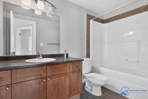 #109, 10235 112 Street Northwest 2 Beds Apartment for Rent