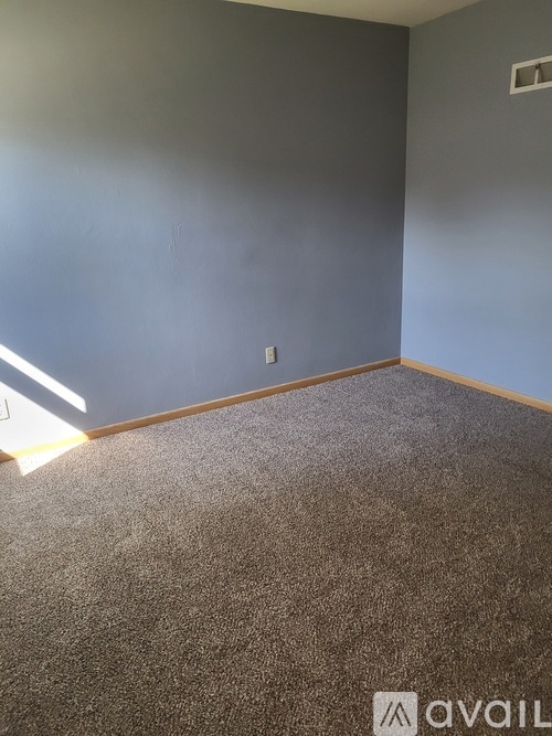 1411 S Duluth Ave 2 Beds Single Family Home for Rent - Photo gallery 5