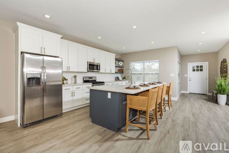4927 West Mountain View Drive 4 Beds Single Family Home for Rent - Photo gallery 4