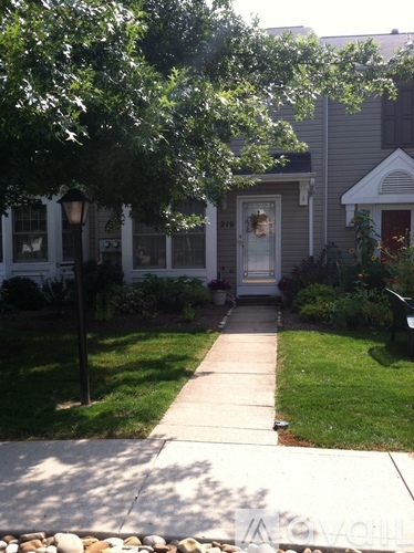 216 Cranbrooke Drive 2 Beds Townhouse for Rent - Photo gallery 1