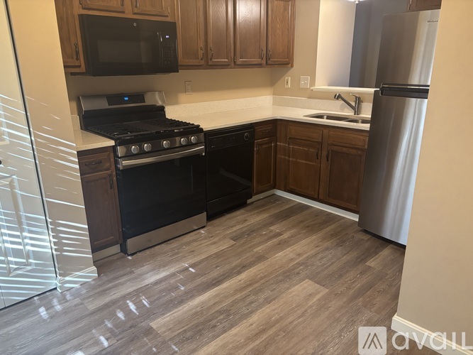 216 Cranbrooke Drive 2 Beds Townhouse for Rent - Photo gallery 2