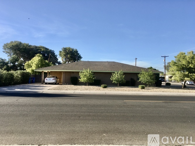 2102 West Orangewood Avenue 1 Condo for Rent - Photo gallery 1