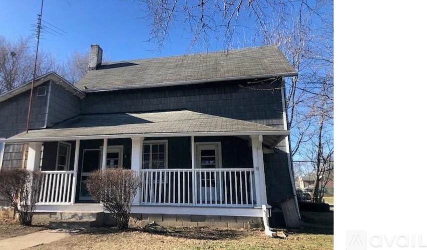 303 W 2nd St 4 Beds Single Family Home for Rent - Photo gallery 2
