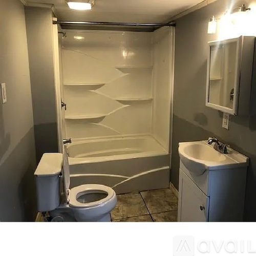 303 W 2nd St 4 Beds Single Family Home for Rent - Photo gallery 4
