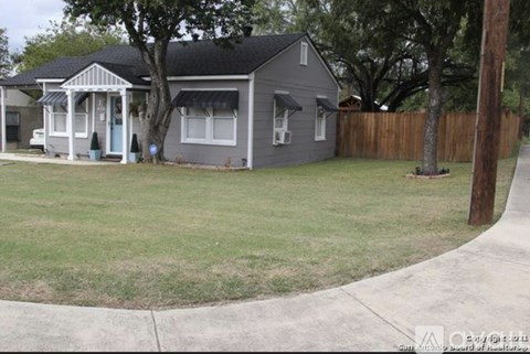 439 Cravens Avenue 2 Beds Apartment for Rent