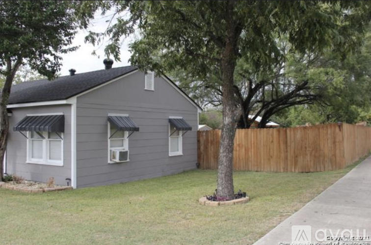 439 Cravens Avenue 2 Beds Single Family Home for Rent - Photo gallery 3