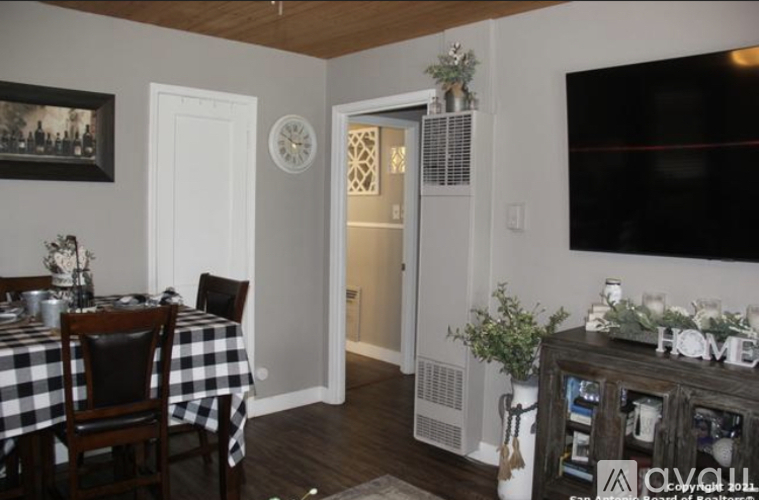 439 Cravens Avenue 2 Beds Single Family Home for Rent - Photo gallery 5