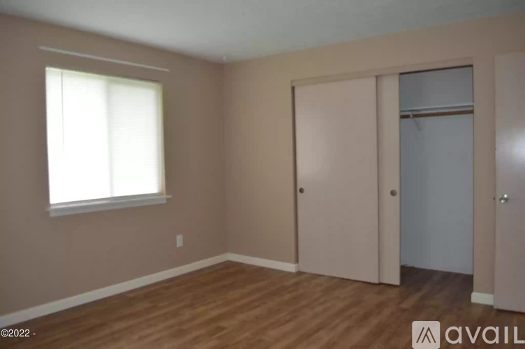 907 Northeast Grant Street 2 Beds Single Family Home for Rent - Photo gallery 4