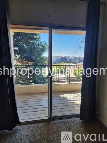 701 Gibson Dr 1 Condo for Rent - Photo gallery 5