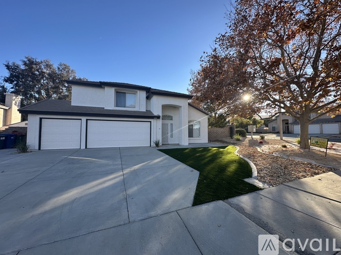 6836 W Avenue L- 10 4 Beds Single Family Home for Rent - Photo gallery 2