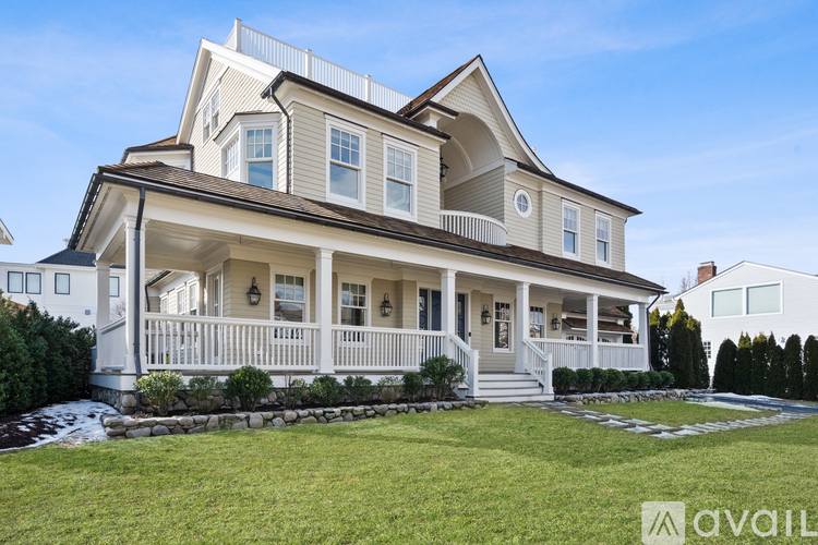 8 East Point Lane 5 Beds Single Family Home for Rent - Photo gallery 2
