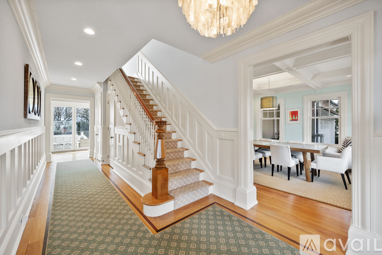 8 East Point Lane 5 Beds Single Family Home for Rent - Photo gallery 5