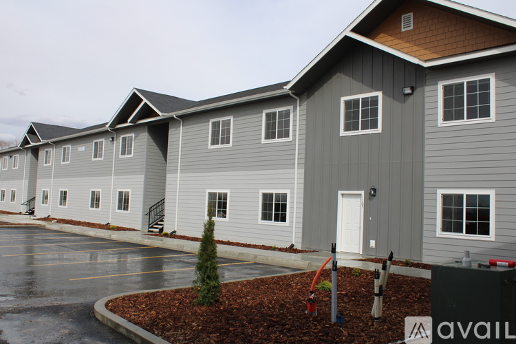 665 Heyburn Avenue West 2 Beds Apartment for Rent - Photo gallery 1