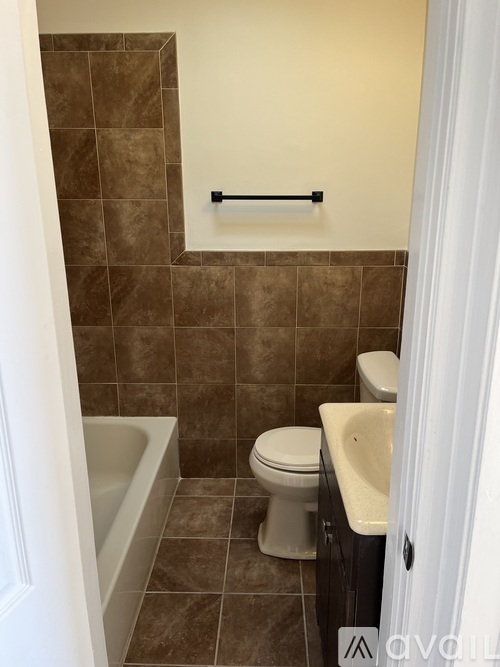 3805 Elmley Avenue 3 Beds Single Family Home for Rent - Photo gallery 5