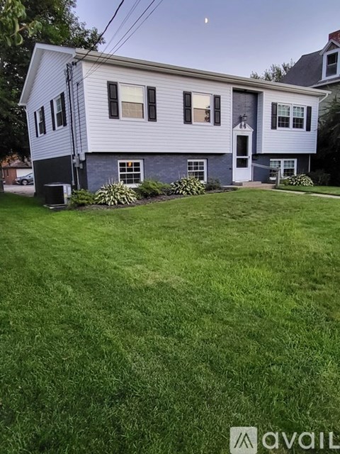 1321 Corporation Street 3 Beds Apartment for Rent