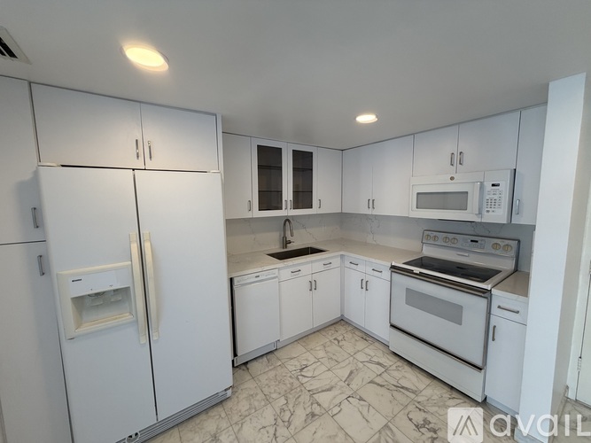 200 Southeast 15th Road, Unit 6F 1 Single Family Home for Rent - Photo gallery 3