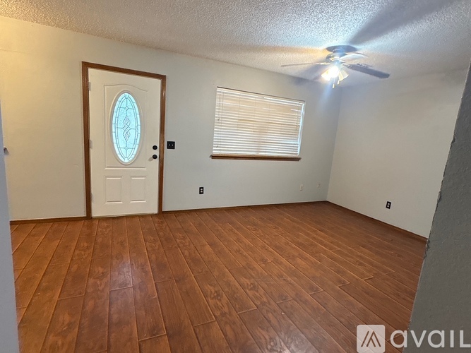 1330 E Moses St 3 Beds Single Family Home for Rent - Photo gallery 4