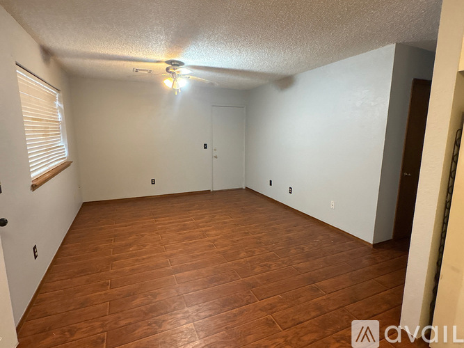 1330 E Moses St 3 Beds Single Family Home for Rent - Photo gallery 5