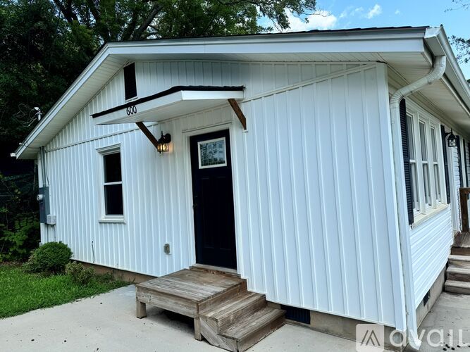 600 Sunnyside Drive 3 Beds Single Family Home for Rent - Photo gallery 3