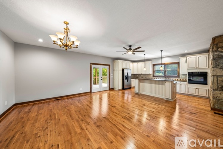 2004 Thompson Road 4 Beds Single Family Home for Rent - Photo gallery 5