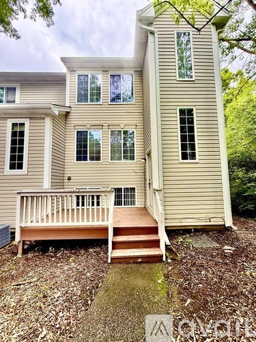 99 N Macgillis Dr 3 Beds Townhouse for Rent - Photo gallery 1