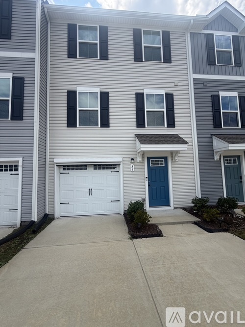 33 Cecelia Way 3 Beds Townhouse for Rent - Photo gallery 1