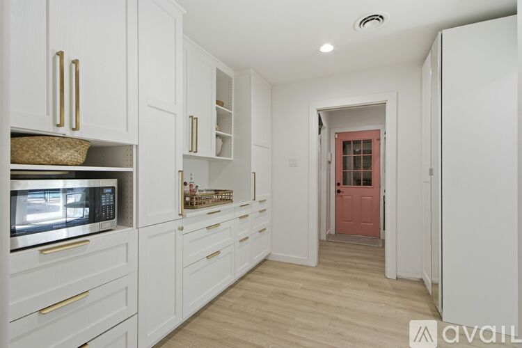 2202 Custer Parkway 4 Beds Single Family Home for Rent - Photo gallery 5