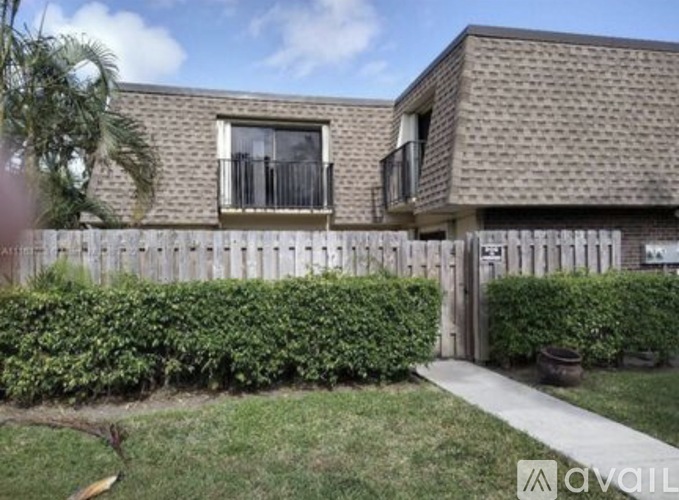 2885 SW 22nd Cir 2 Beds Townhouse for Rent - Photo gallery 2