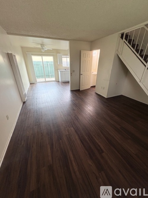 986 Lorraine Pl 2 Beds Townhouse for Rent - Photo gallery 2