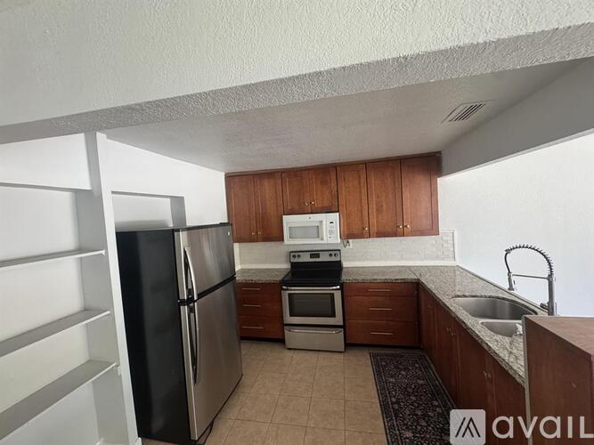 6101 NE 4th Avenue 3 Beds Single Family Home for Rent - Photo gallery 4